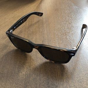 Ray Ban New Wayfarer Polarized Sunglasses with Case and Cloth